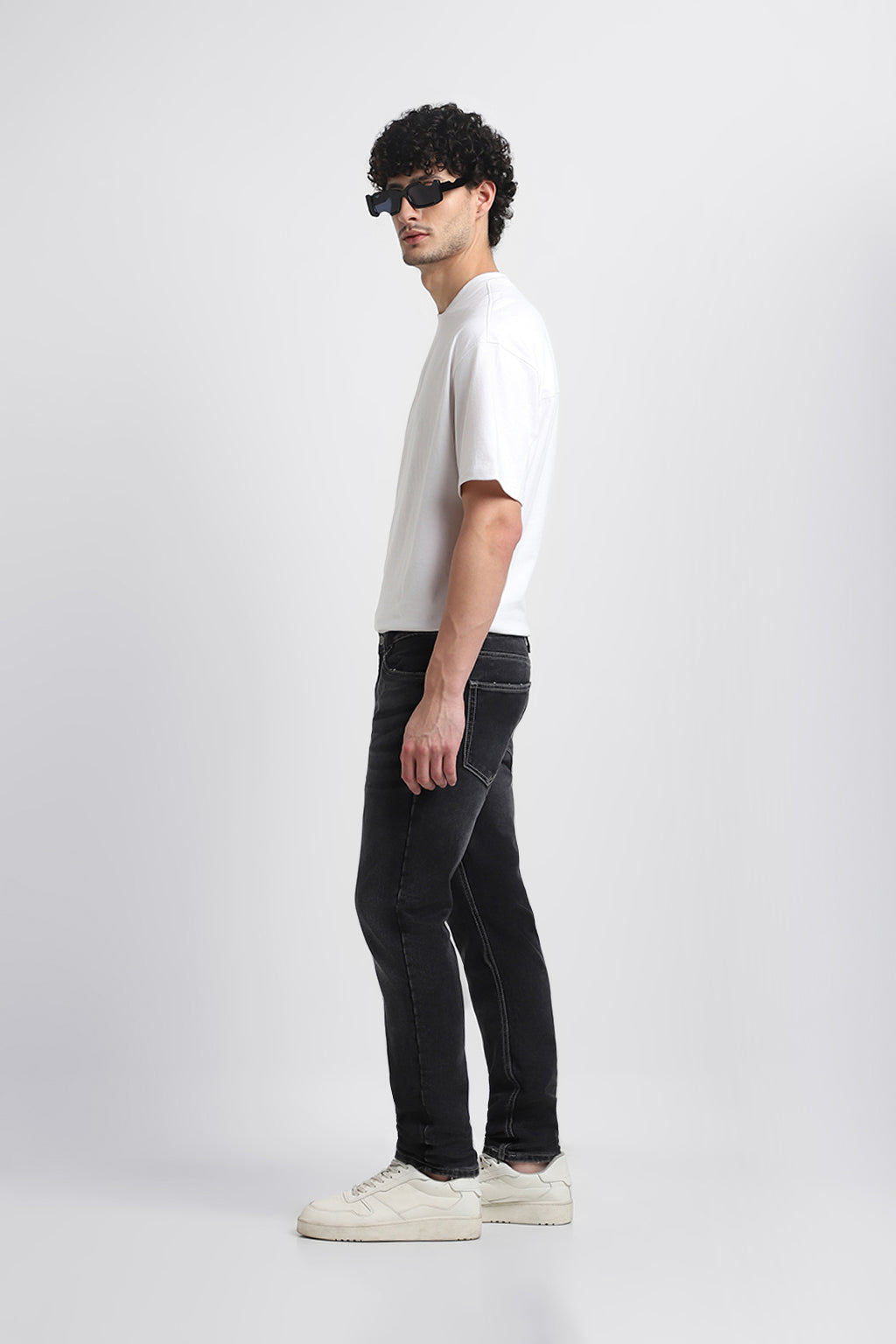 SLIM FIT JEANS