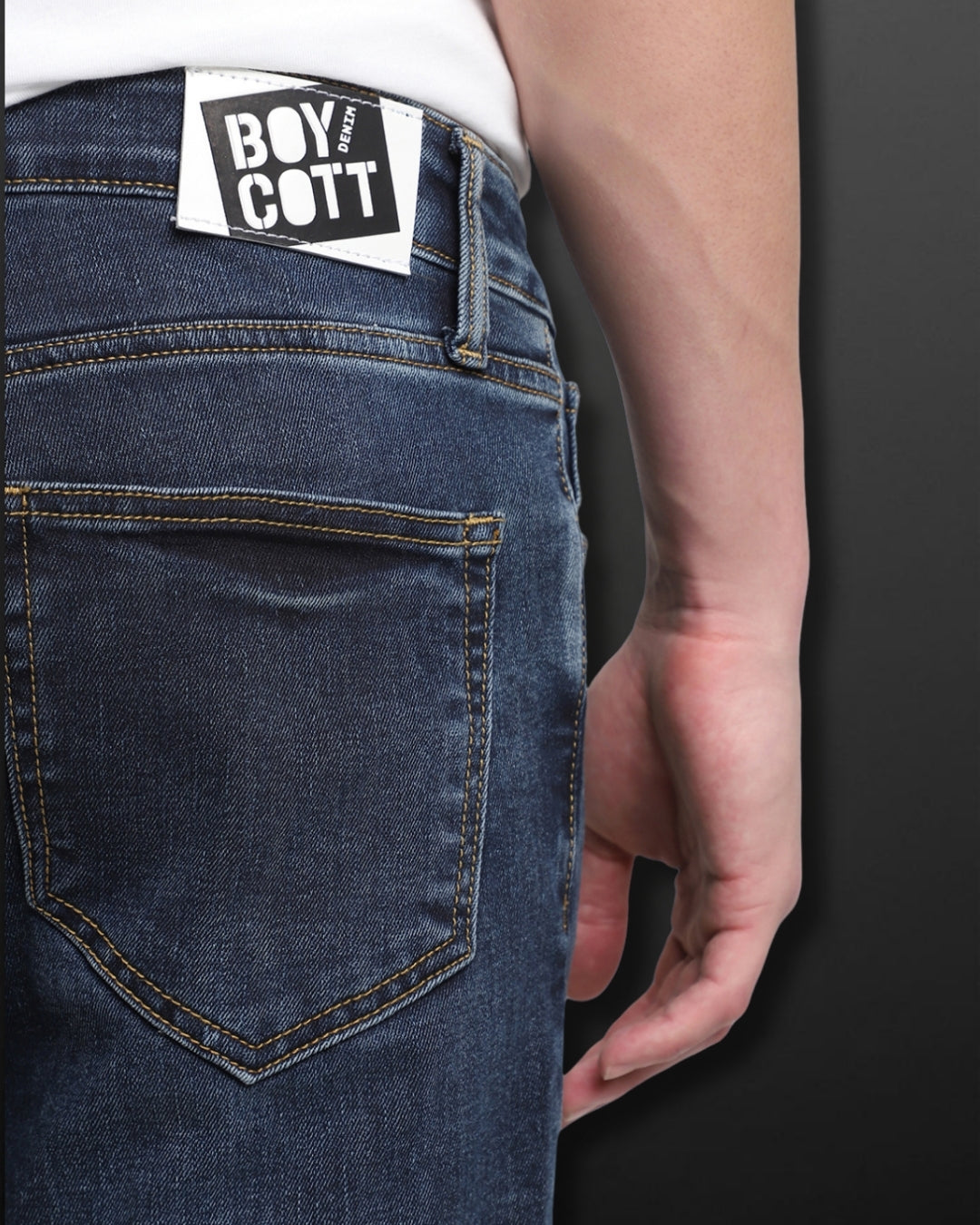 SLIM FIT JEANS