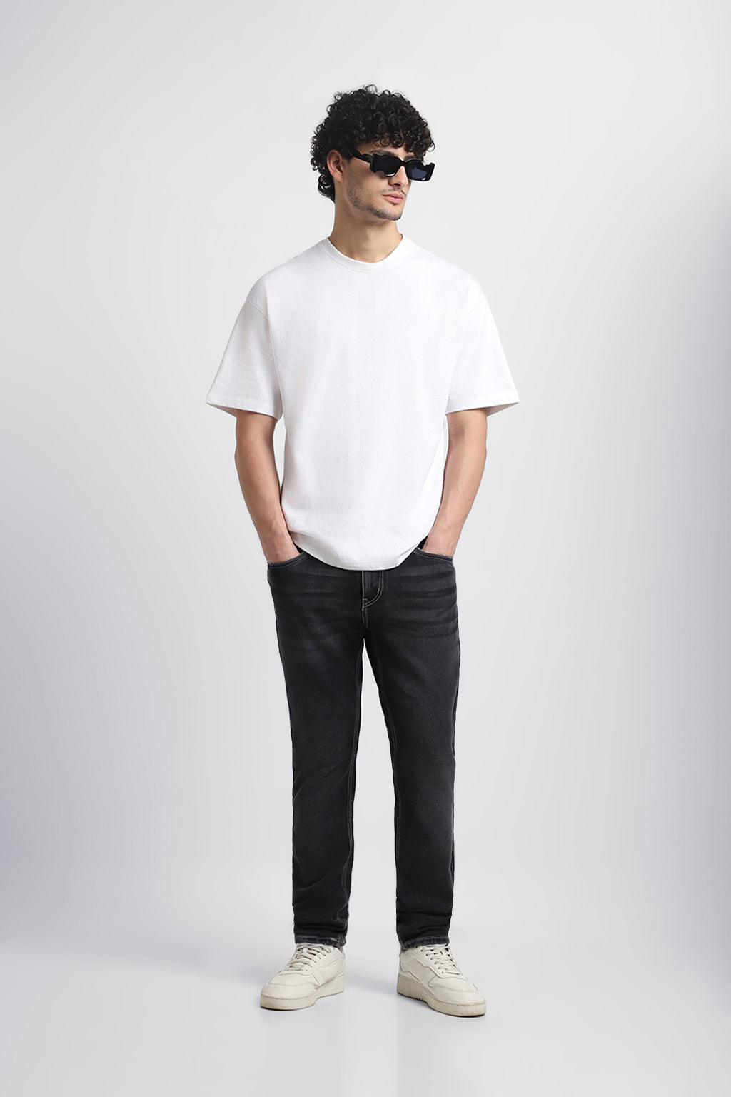 SLIM FIT JEANS
