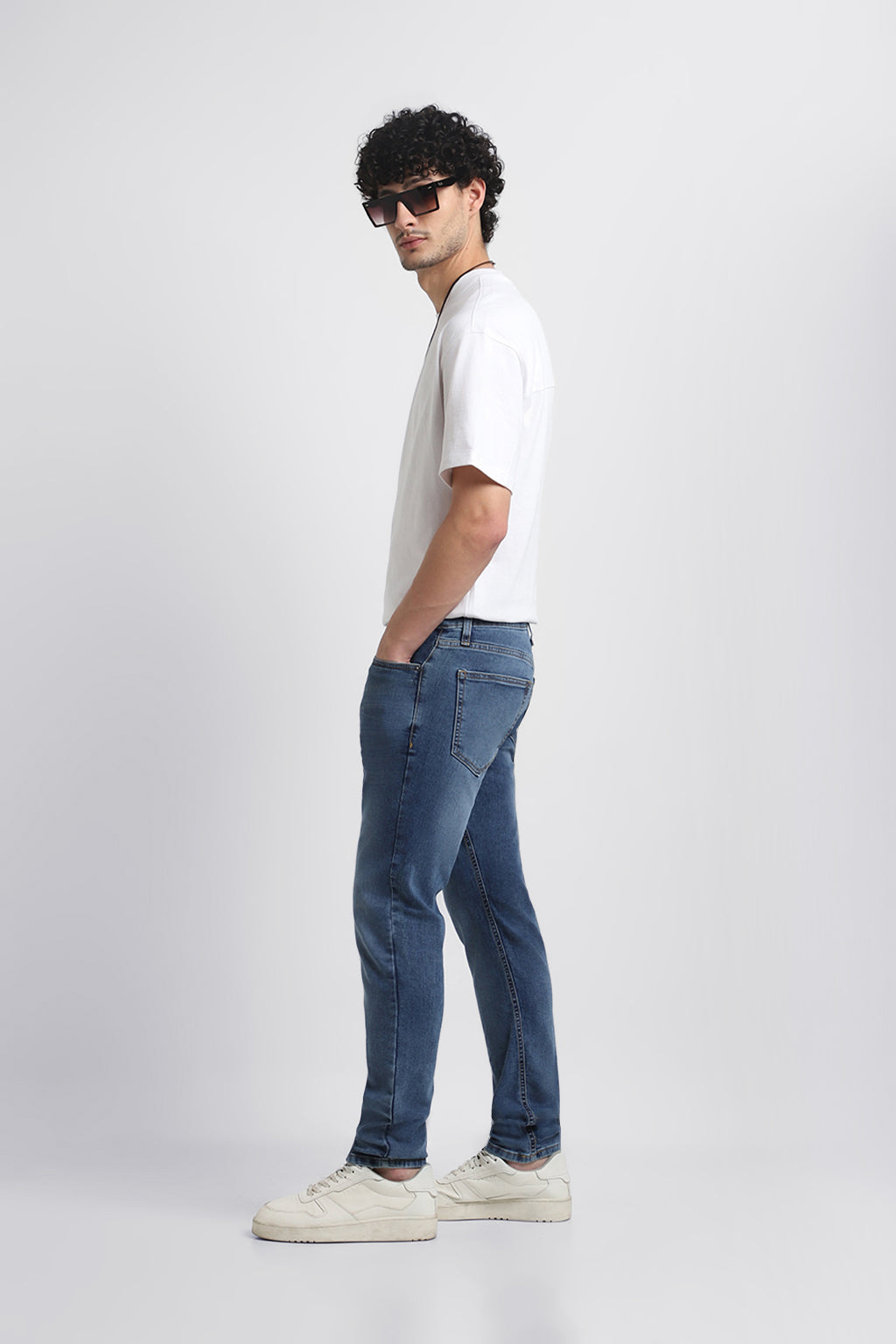 SLIM FIT JEANS