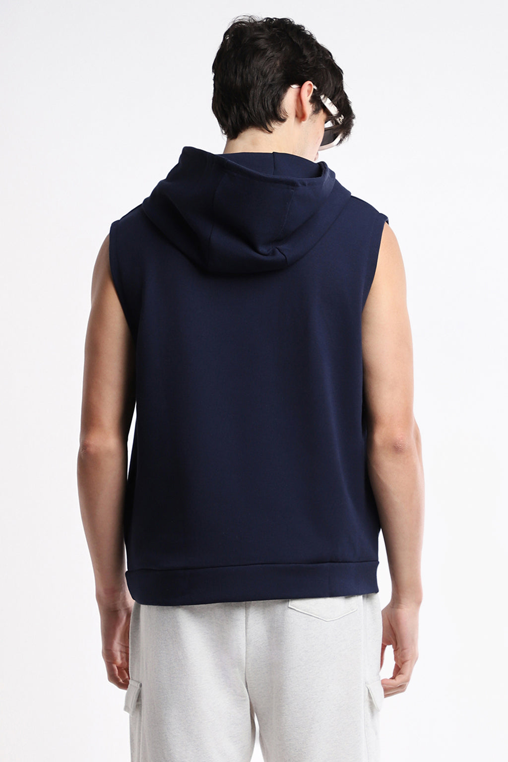 SLEEVELESS HOODED TANK TOP