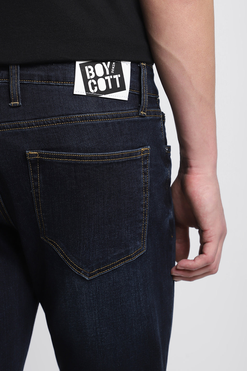 SLIM FIT JEANS