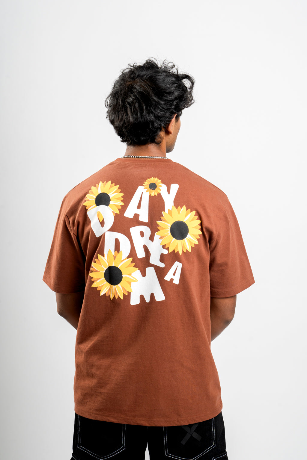 PUFF PRINT BROWN AND YELLOW OVERSIZE T-SHIRT